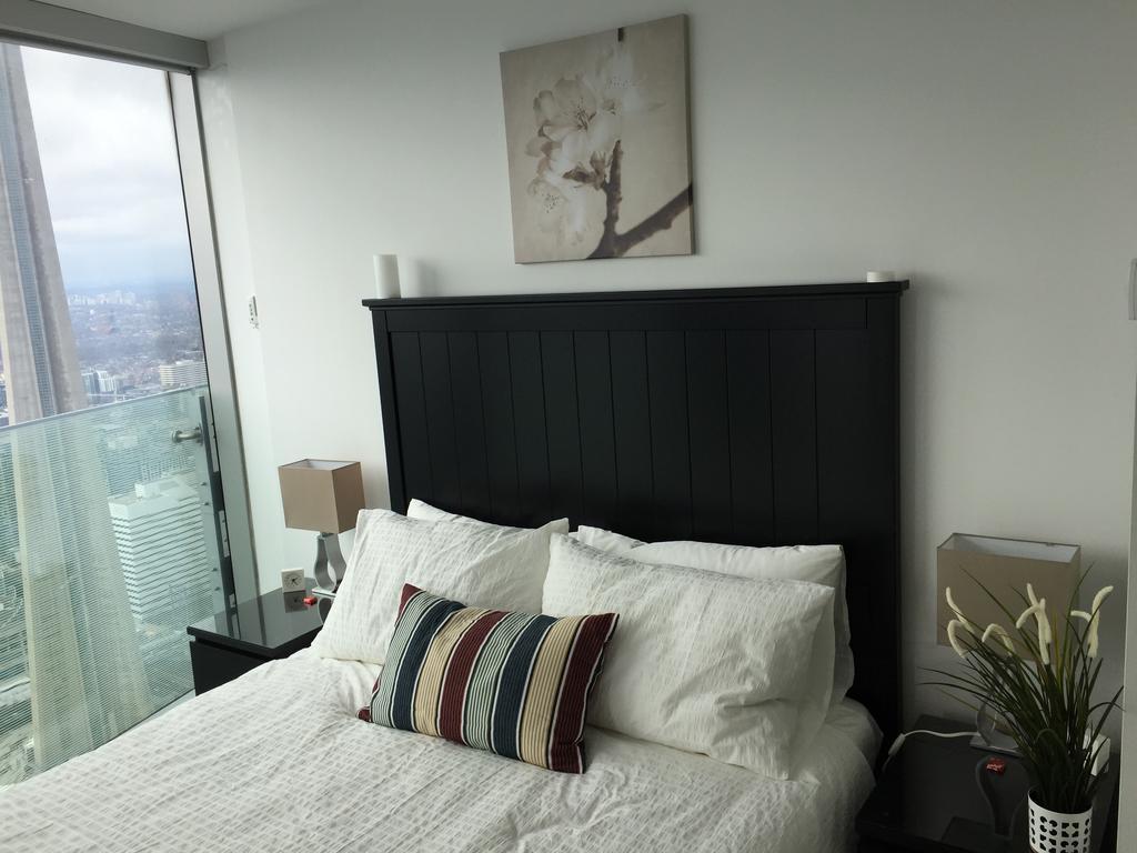 Ihost Suites Ice Condo Toronto Dış mekan fotoğraf